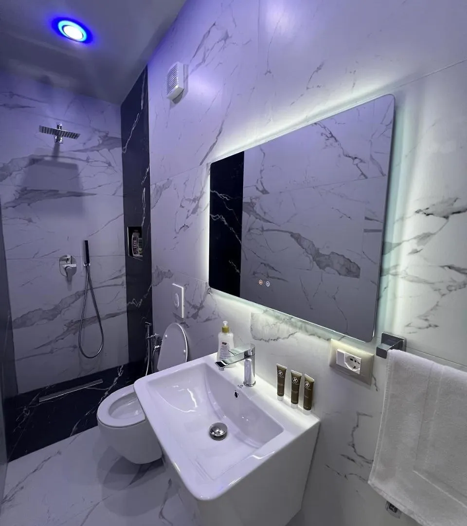 Genal Apartaments Tirana 0*,  Albanien